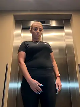 Strongqueen online show from 09.25.25