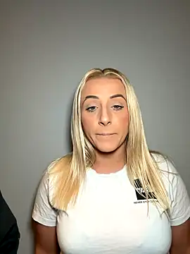 Strongqueen online show from 10.12.25