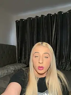 Strongqueen online show from 04.26.26