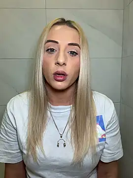 Strongqueen online show from 06.04.26