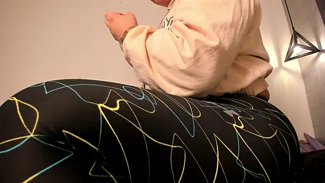 Snapshot of _rebecca1 chatting on 03.19.25 rebecca1 online show from 03.19.25