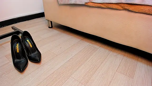 Snapshot of _rebecca1 chatting on 11.13.25 rebecca1 online show from 11.13.25