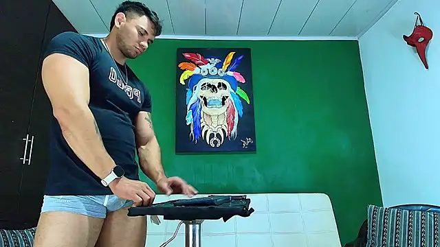 Snapshot of GendersonFit chatting on 02.13.26 GendersonFit online show from 02.13.26