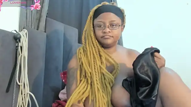 CuteBustyBabes online show from 12.30.24