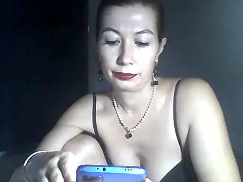 Snapshot of Olesja chatting on 11.23.25 Olesja online show from 11.23.25