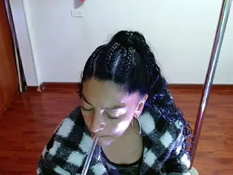 Anitta muscle online show from 03.13.25