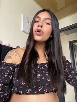 Snapshot of DaphneUwu chatting on 02.16.25 DaphneUwu online show from 02.16.25