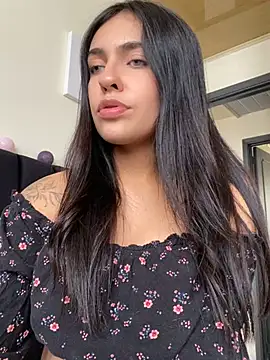 Snapshot of DaphneUwu chatting on 02.16.25 DaphneUwu online show from 02.16.25