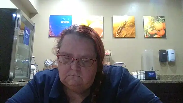 Snapshot of Hornybbw1978 chatting on 12.13.24 Hornybbw1978 online show from 12.13.24