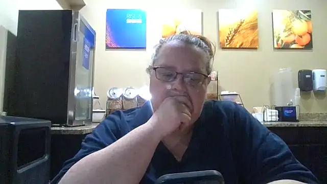 Snapshot of Hornybbw1978 chatting on 10.16.25 Hornybbw1978 online show from 10.16.25