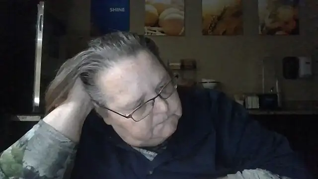 Snapshot of Hornybbw1978 chatting on 11.26.25 Hornybbw1978 online show from 11.26.25