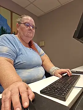 Snapshot of Hornybbw1978 chatting on 07.10.26 Hornybbw1978 online show from 07.10.26
