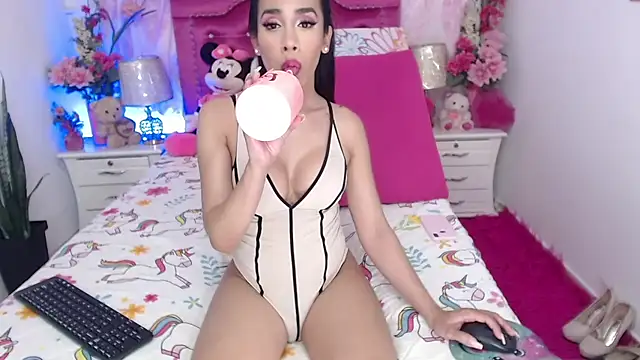 Divaxhermosa online show from 05.27.26