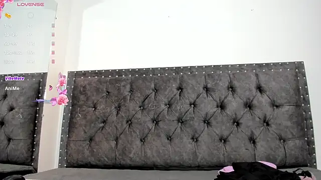 Snapshot of Dounia_nagi chatting on 12.21.24 Dounia nagi online show from 12.21.24