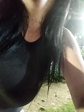 Snapshot of Dounia_nagi chatting on 03.01.25 Dounia nagi online show from 03.01.25