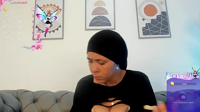 Snapshot of Dounia_nagi chatting on 03.20.25 Dounia nagi online show from 03.20.25