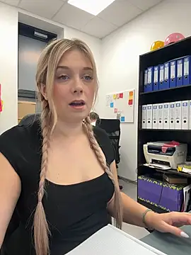 CherryAuroraa online show from 12.05.24