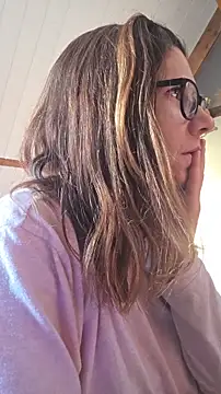 Lina lou4 online show from 12.18.25