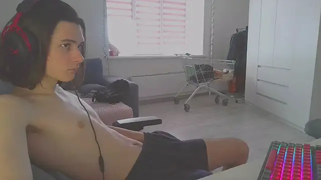 CandyChell online show from 12.12.24