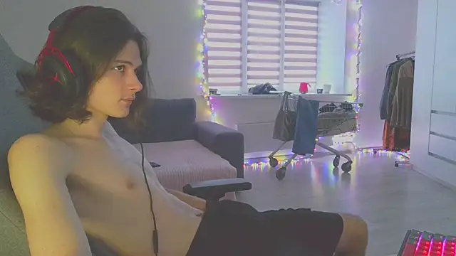 CandyChell online show from 12.22.24