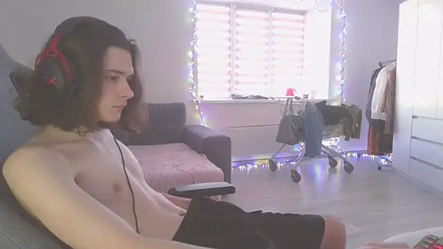 CandyChell online show from 12.24.24