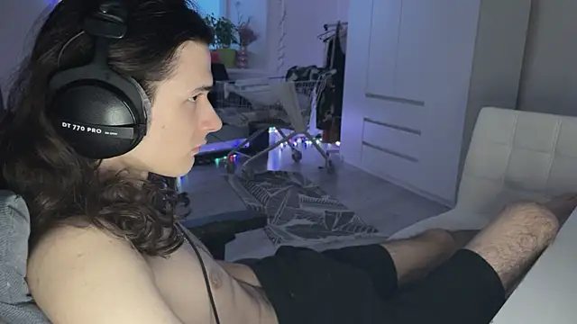 Snapshot of CandyChell chatting on 02.25.26 CandyChell online show from 02.25.26