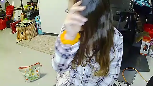 Dakota 02 online show from 10.27.25