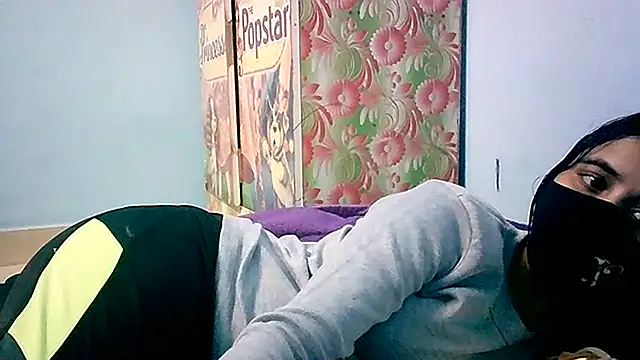 lovelydesi21 online show from 01.11.25