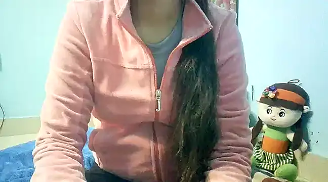 lovelydesi21 online show from 01.14.25