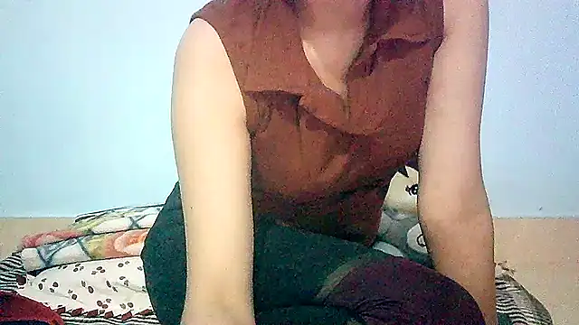 lovelydesi21 online show from 01.31.25