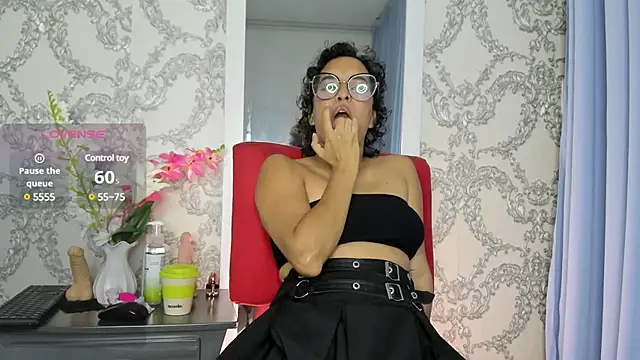 Snapshot of sharonshow chatting on 01.31.25 sharonshow online show from 01.31.25