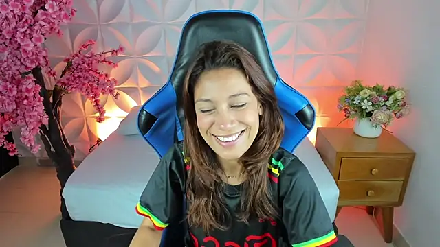 cora 22 online show from 02.20.25