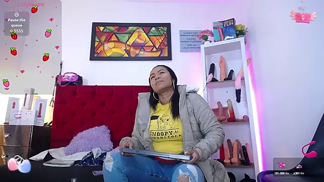 louise nails online show from 09.26.25