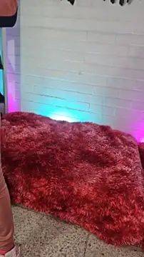 louise nails online show from 04.14.26