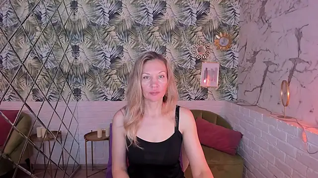 Snapshot of NancyGrace chatting on 11.26.25 NancyGrace online show from 11.26.25