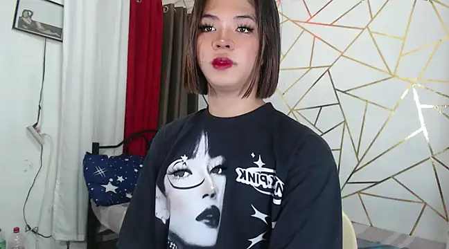 Snapshot of WildTsYhannaUncut chatting on 12.28.24 WildTsYhannaUncut online show from 12.28.24