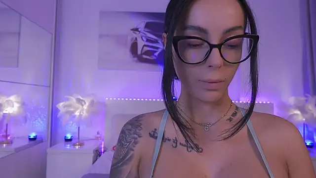 Snapshot of Mazeekiin30X chatting on 11.06.25 Mazeekiin30X online show from 11.06.25