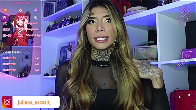 Snapshot of caroline_cossei chatting on 03.07.25 caroline cossei online show from 03.07.25