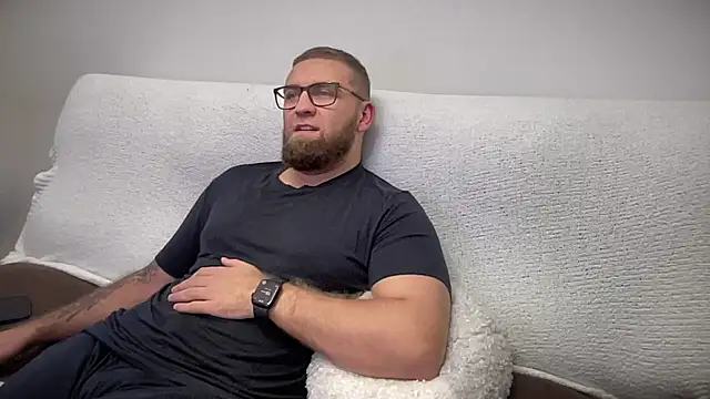 Snapshot of Bear_bear_ chatting on 12.23.24 Bear bear online show from 12.23.24