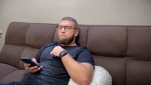 Snapshot of Bear_bear_ chatting on 12.26.24 Bear bear online show from 12.26.24