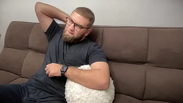 Snapshot of Bear_bear_ chatting on 12.26.24 Bear bear online show from 12.26.24