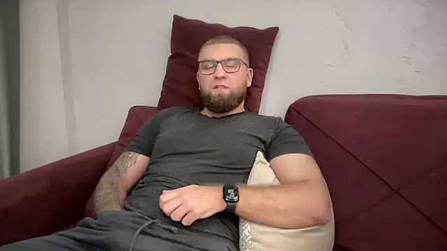 Snapshot of Bear_bear_ chatting on 02.05.25 Bear bear online show from 02.05.25