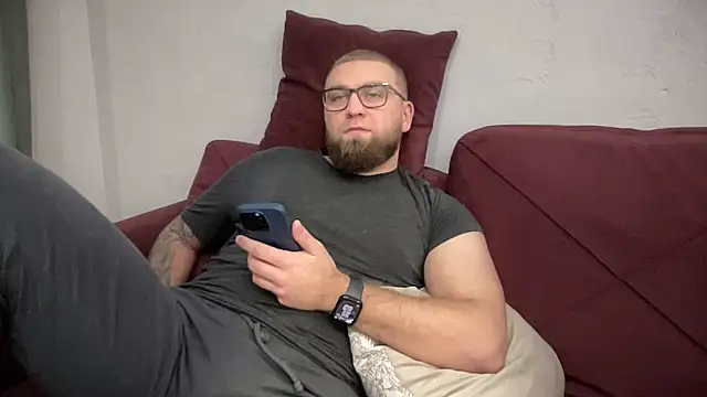 Snapshot of Bear_bear_ chatting on 02.05.25 Bear bear online show from 02.05.25