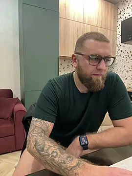 Snapshot of Bear_bear_ chatting on 02.21.25 Bear bear online show from 02.21.25