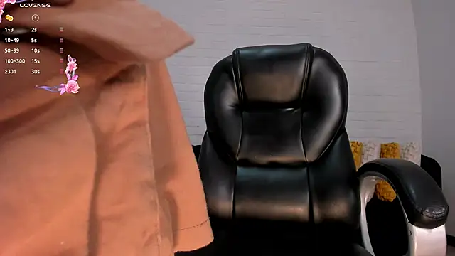 JuanitaClay online show from 02.12.25