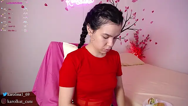 Snapshot of Karolina_1 chatting on 02.11.25 Karolina 1 online show from 02.11.25