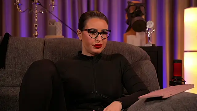 Snapshot of kelly_kent chatting on 02.02.25 kelly kent online show from 02.02.25