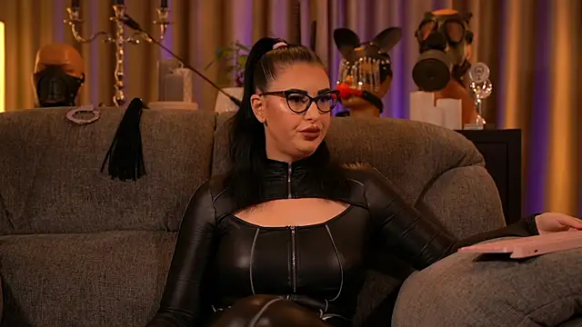 Snapshot of kelly_kent chatting on 09.27.25 kelly kent online show from 09.27.25