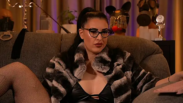 Snapshot of kelly_kent chatting on 11.08.25 kelly kent online show from 11.08.25