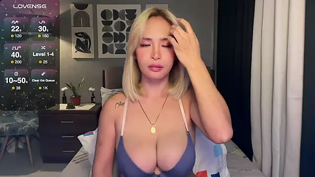 Snapshot of NastyH0tBABEx chatting on 03.22.25 NastyH0tBABEx online show from 03.22.25